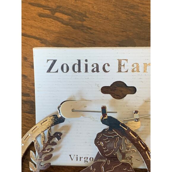 Gold Tone Virgo 2.5" Round Earrings New - Picture 3 of 4